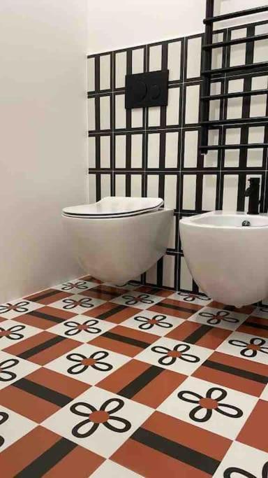 Meh Luxury Apartment City Centre Bari Esterno foto