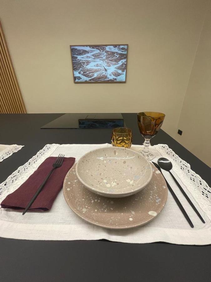 Meh Luxury Apartment City Centre Bari Esterno foto