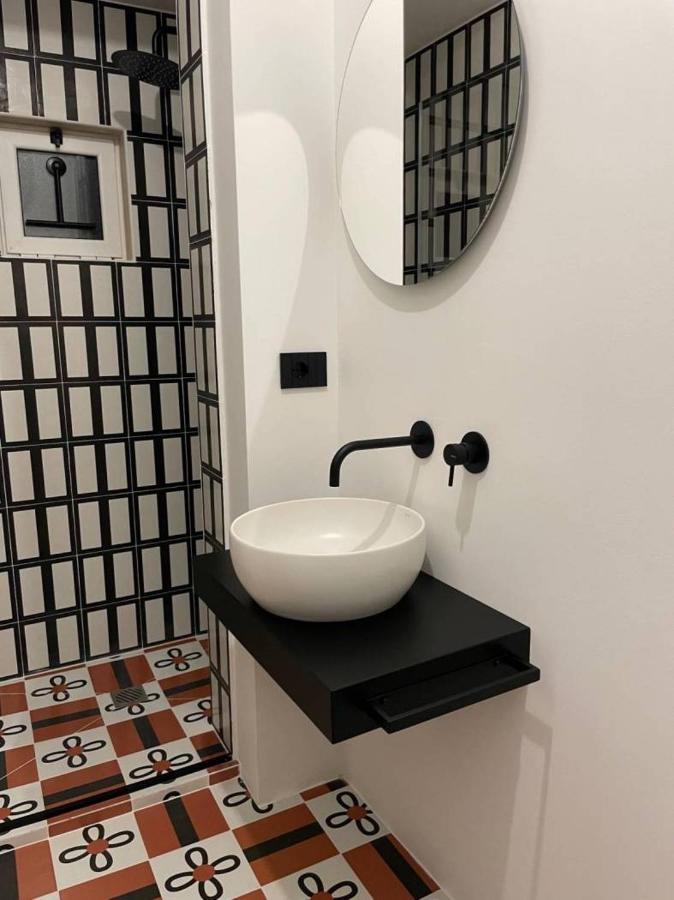 Meh Luxury Apartment City Centre Bari Esterno foto